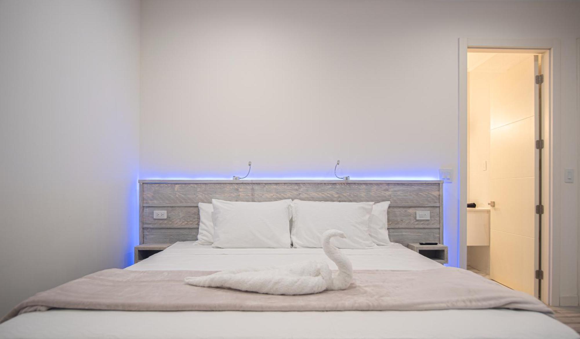 The Cove - Condo Hotel - Palm Beach Strip Luaran gambar