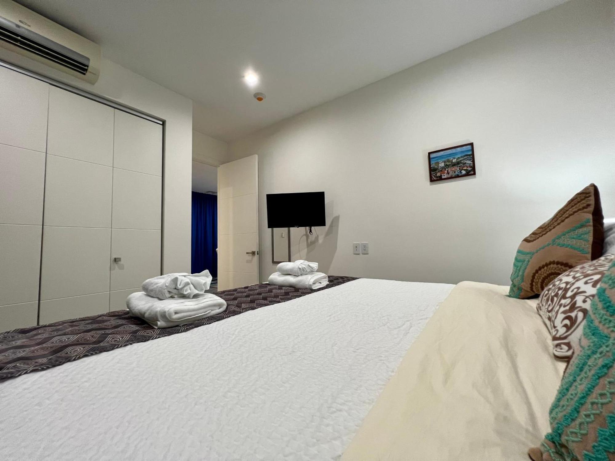 The Cove - Condo Hotel - Palm Beach Strip Bilik gambar