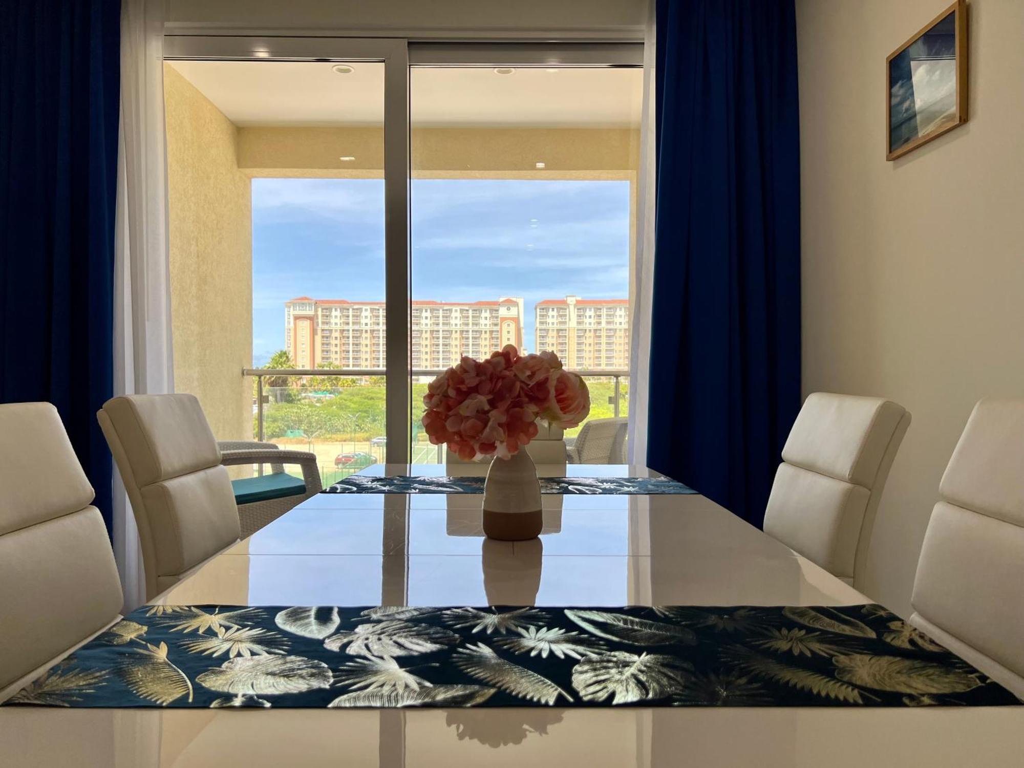 The Cove - Condo Hotel - Palm Beach Strip Luaran gambar